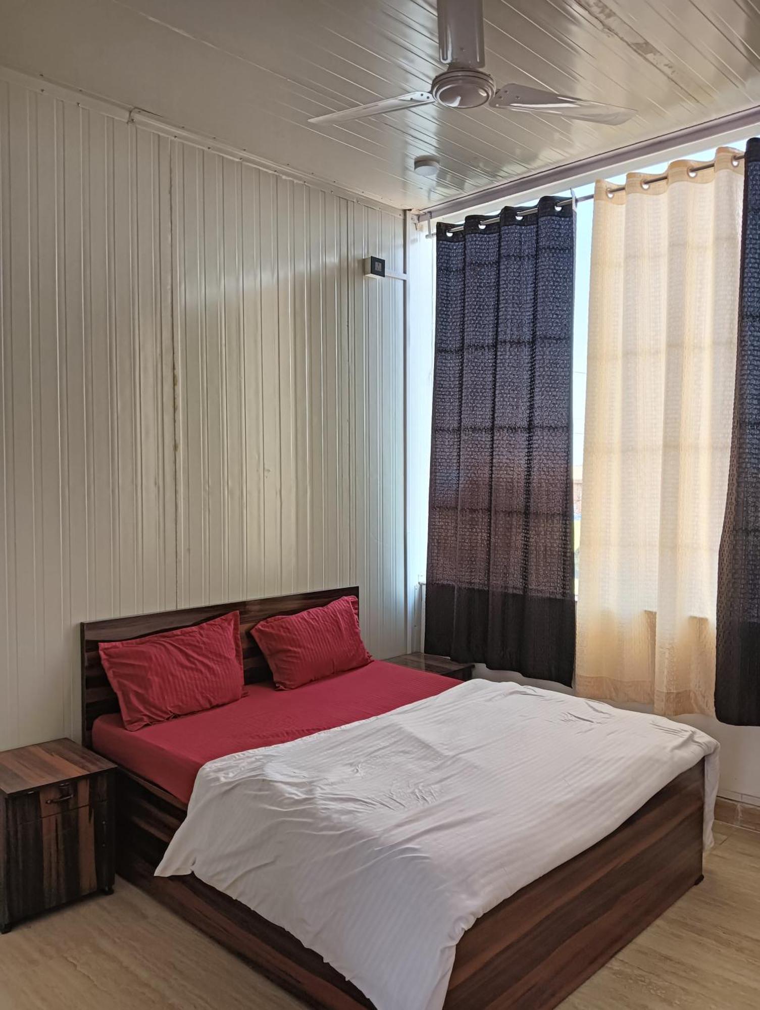 Hotel Krishna Fun Land Mathura Exterior foto